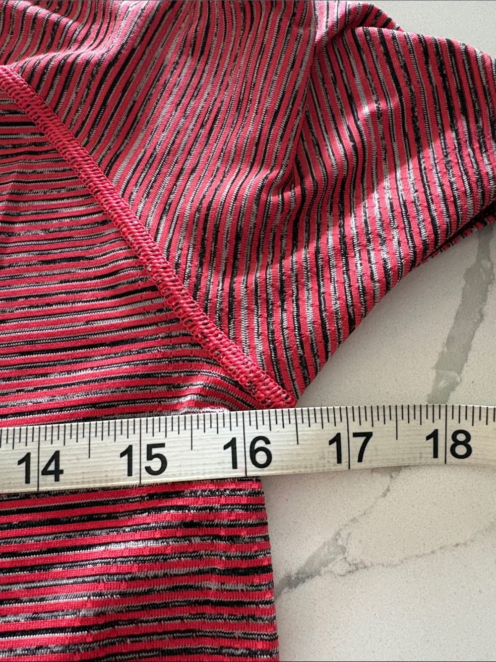 Lululemon Swiftly Tech Long Sleeve Crew ~ 8 ~ Red Alert / Dark Sport Red / Black - Picture 10 of 14